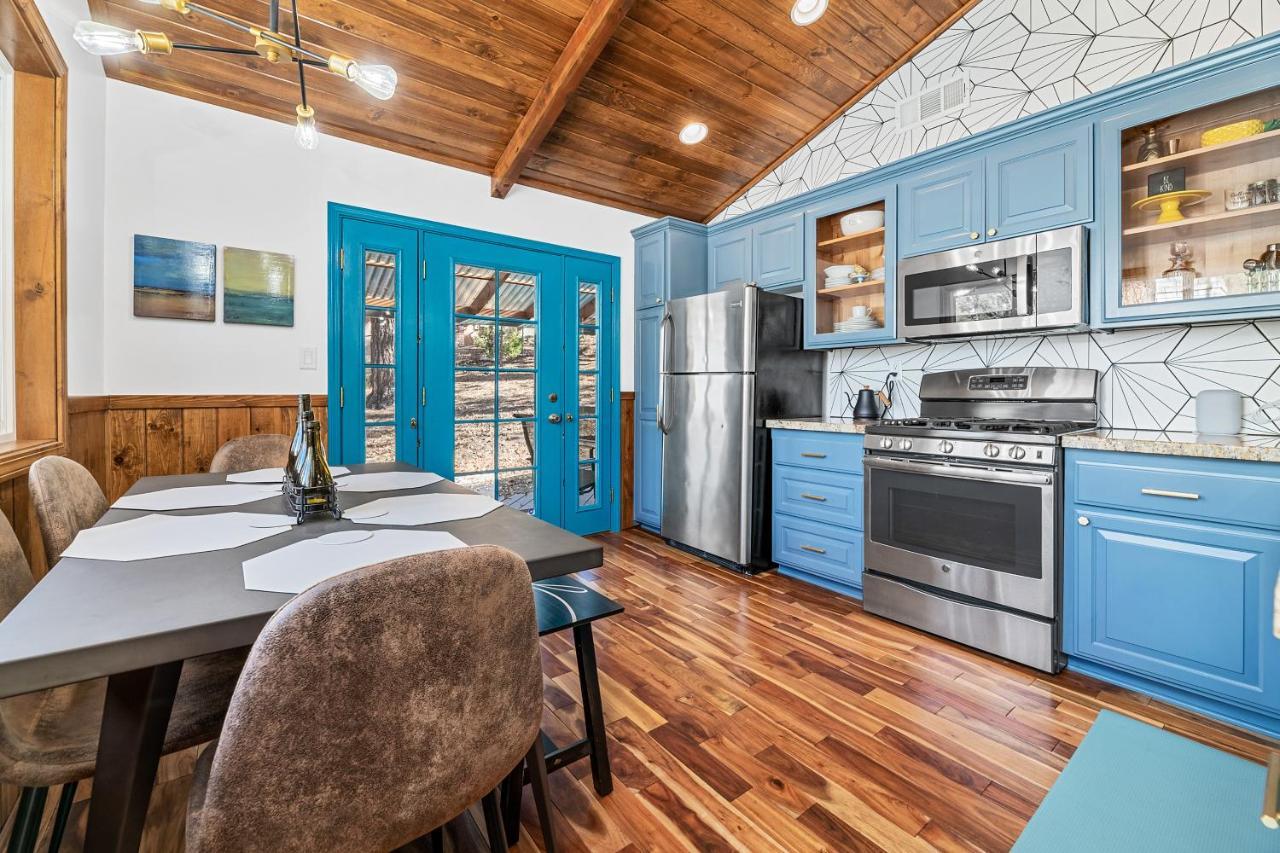 Yellow Pine Lodge - Charming Cottage Style Cabin With Peak-A-Boo Lake And Mountain Views Big Bear Lake Eksteriør billede