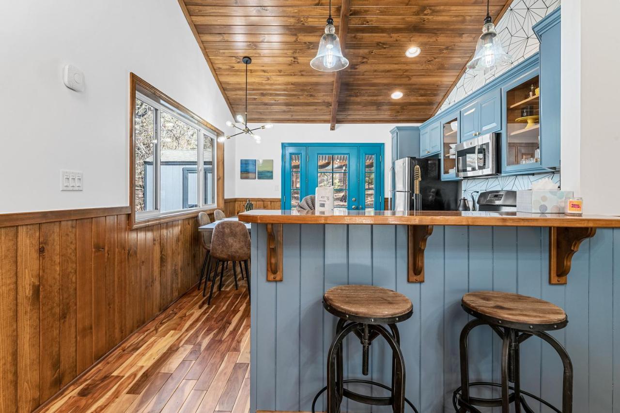 Yellow Pine Lodge - Charming Cottage Style Cabin With Peak-A-Boo Lake And Mountain Views Big Bear Lake Eksteriør billede